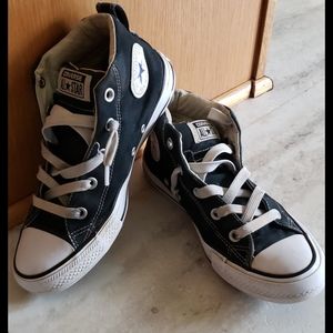 Boys converse size 5.5